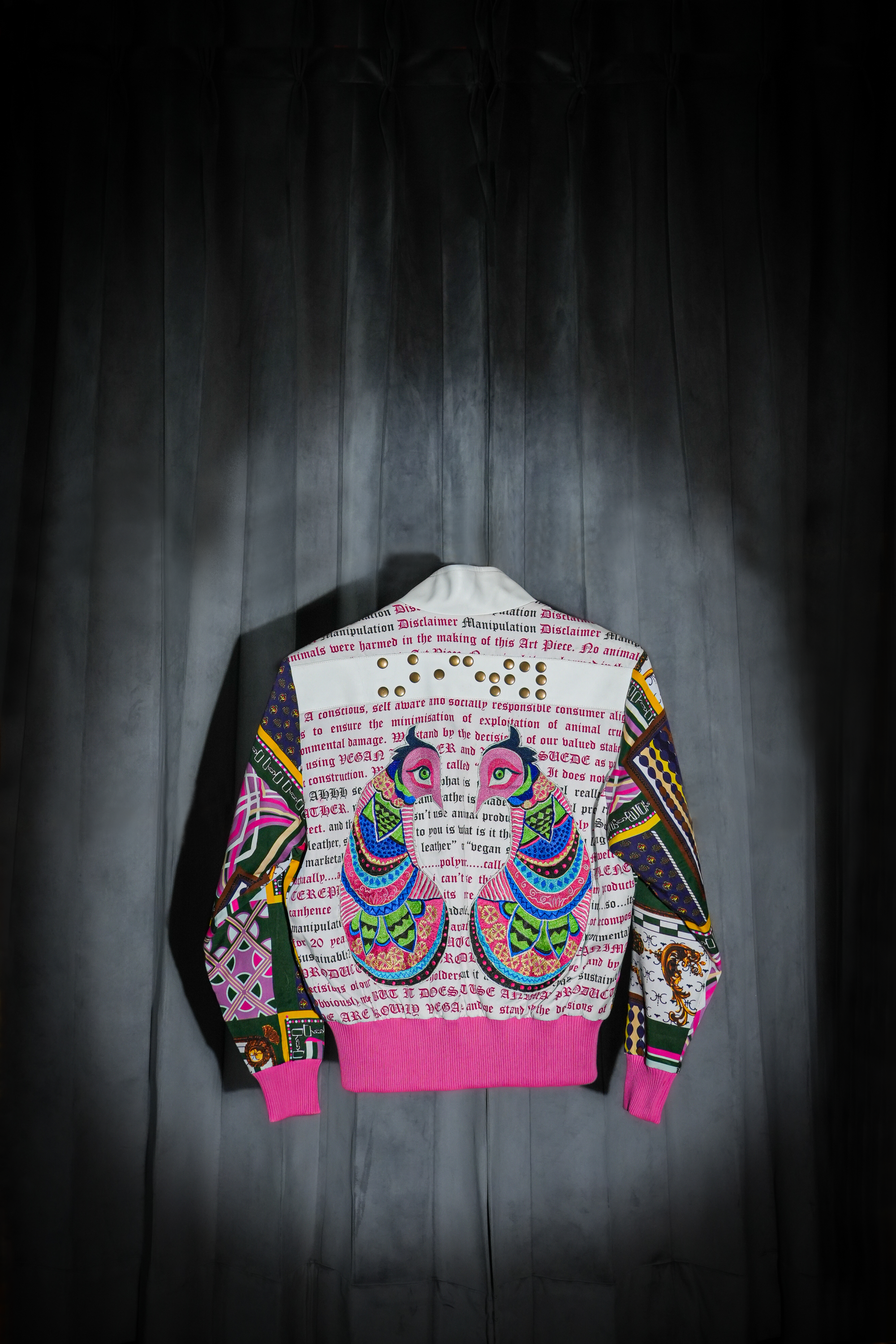 Iridescent Cotton Buckled Neck <br>  Artwork : [Peacocks]