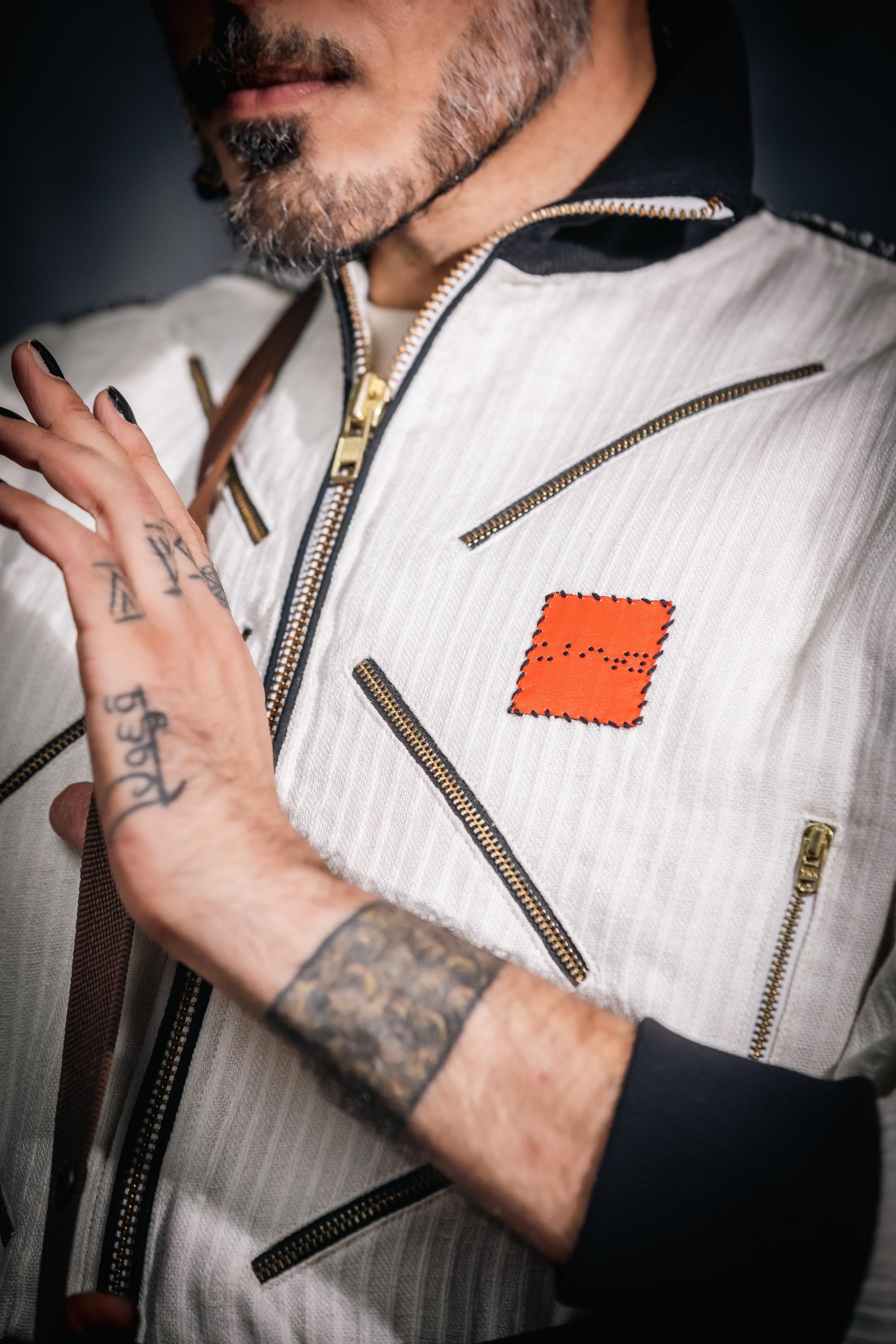 Pearl White Cotton Zipper Set <br> Artwork : [Zipped Details]